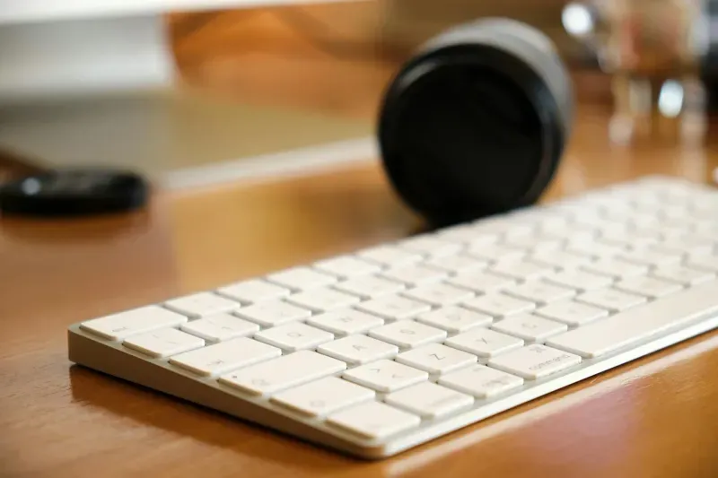 Mejores teclados ergonómicos 2026: 5 probados desde 33€